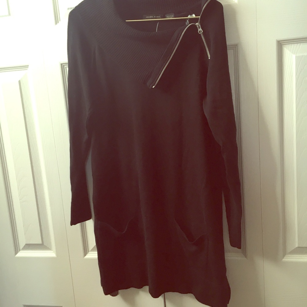 Gorgeous Black Tunic Sweater